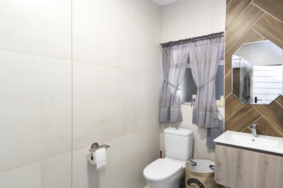 2 Bedroom Property for Sale in Strand North Western Cape